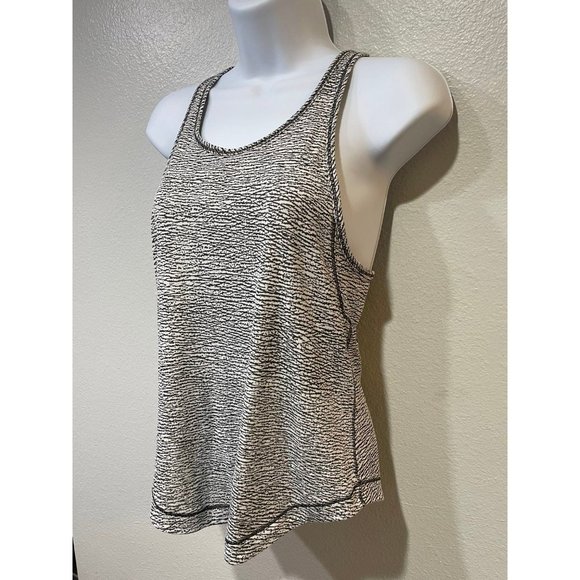 Lululemon tank top size 2 - Picture 6 of 9
